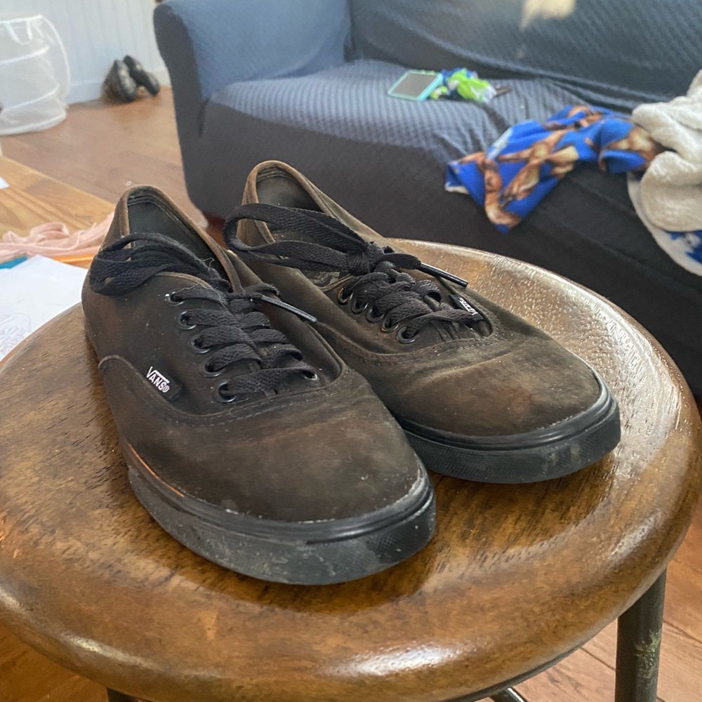 Women’s All-Black Vans